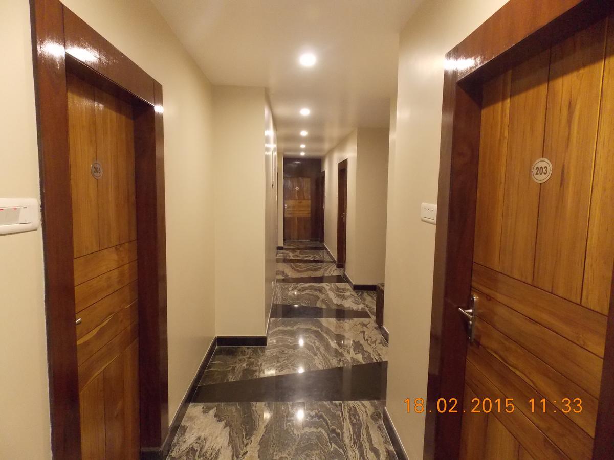 Hotel Welcome Palace Агартала Экстерьер фото